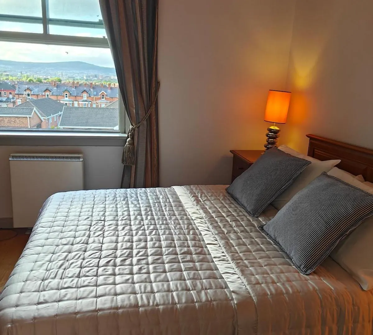 Bright Characterful 2-Bed Apt Ormeau Road Belfast 0*,  Egyesült Királyság